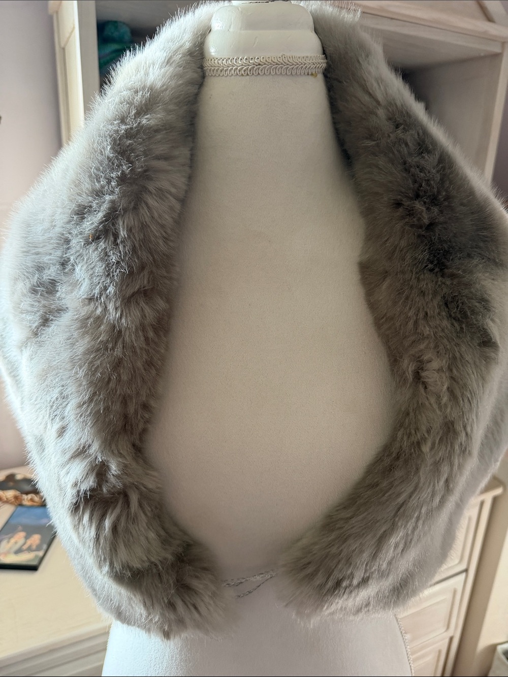 Luxurious Gray Faux Fur Collar Scarf - Women's 39”